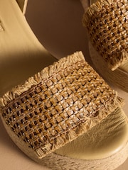 بني فاتح بني - صندل بمقدمة منسوجة Liberate من Russell & Bromley - صورة 6 من 7