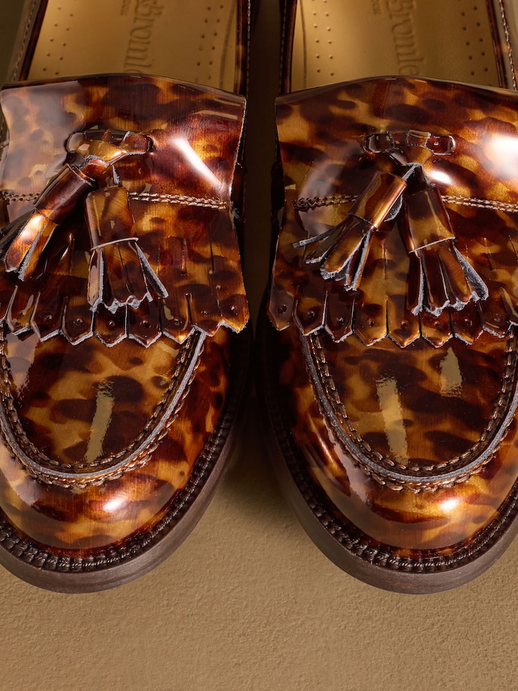 Russell & Bromley Tortoiseshell Brown Chester Tassel Loafers - Image 7 of 7 Russell & Bromley Tortoiseshell Brown Chester Tassel Loafers - Image 7 of 7
