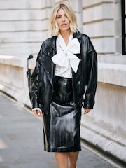 Friends Like These 90s Knee Length Faux Leather PU Pencil Skirt - Image 4 de 5