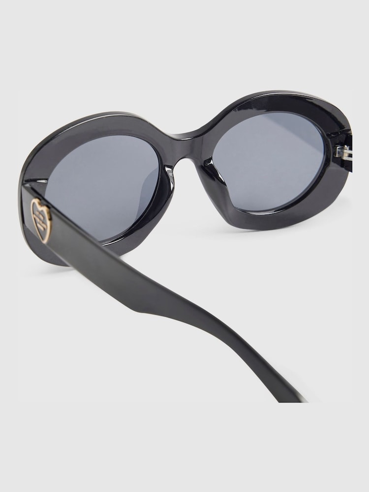 River Island Black Oval Oversized Sunglasses - Image 2 of 4 River Island Black Oval Oversized Sunglasses - Image 2 of 4