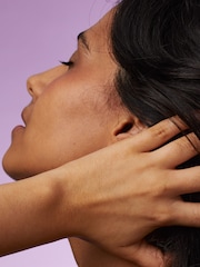 Virgin Experience Days LUSH Spa Tangled Hair Upper Body and Head Massage Experience - Image 2 of 3