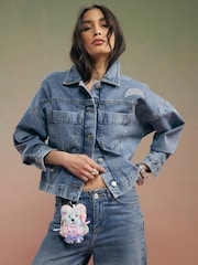 River Island Year Zero 装飾入り 3D メモディテール デニムジャケット - 画像 1 / 4