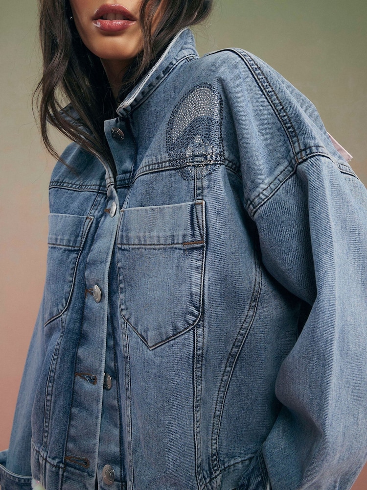 River Island Year Zero 装飾入り 3D メモディテール デニムジャケット - 画像 4 / 4