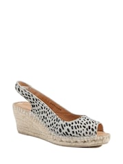 Leopard - Jones Bootmaker Natural Rosanna Slingback Wedge-sko - Bilde 2 av 5
