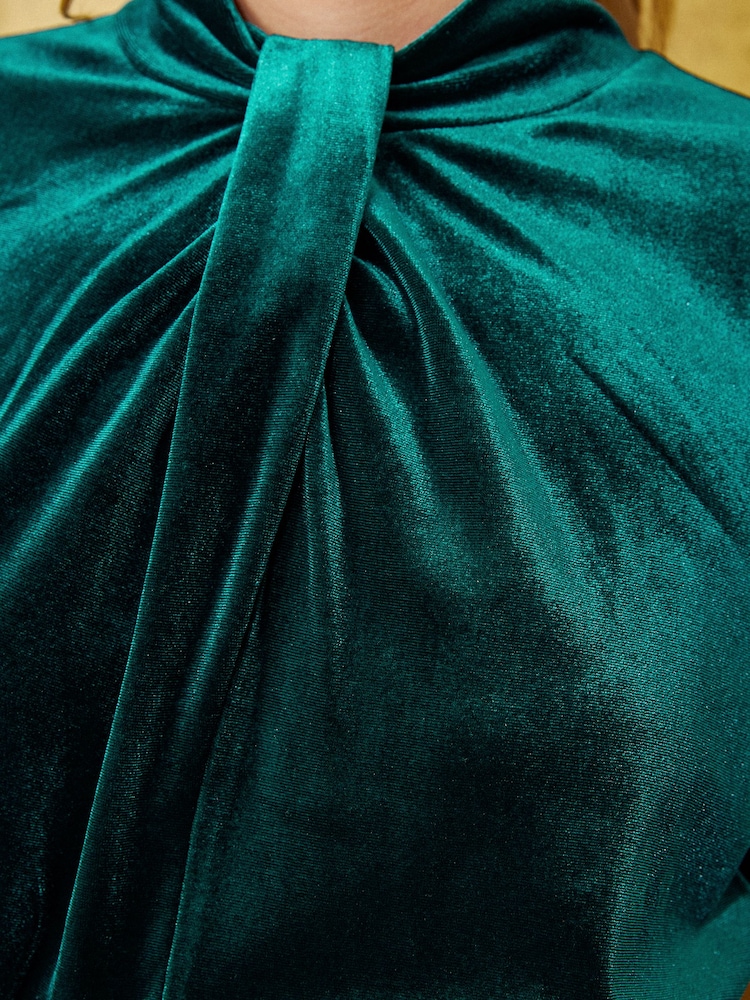 Love & Roses Green Velvet Twist Front Midi Dress - Image 5 of 5