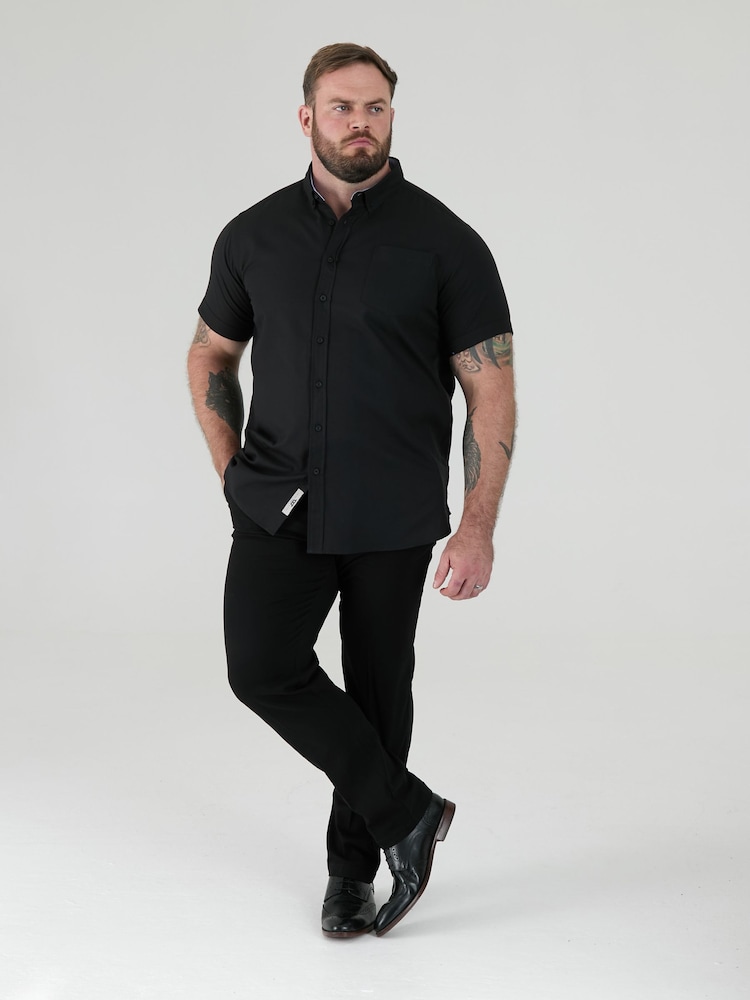 D555 Black JAMES Classic Oxford Short Sleeve Button Down Shirt With Chest Pocket - Image 2 of 9
