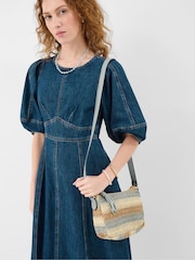 حقيبة تُعلَّق حول الجسم منسوجة ومخططة من Accessorize - Image 3 of 3