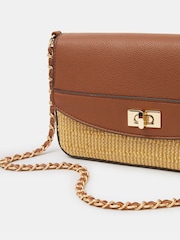 Accessorize Umhängetasche mit Drehverschluss aus Raffia - Bild 2 von 3