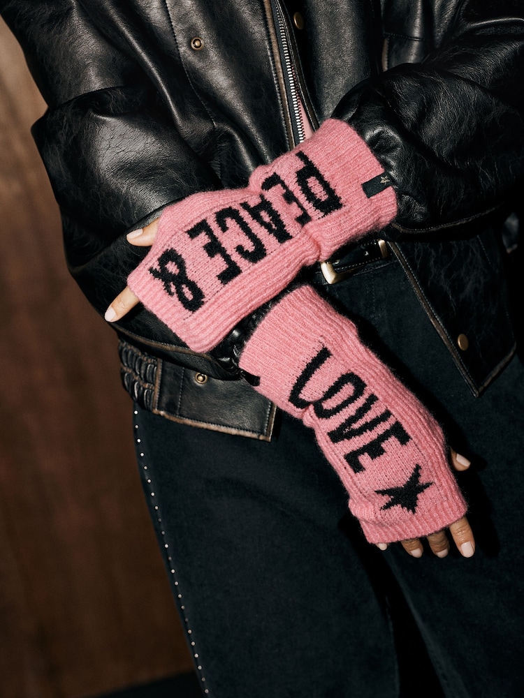 Pink Peace & Love Slogan - Rockett St George Knitted Handwarmer Gloves - Bild 4 von 4 Pink Peace & Love Slogan - Rockett St George Knitted Handwarmer Gloves - Bild 4 von 4
