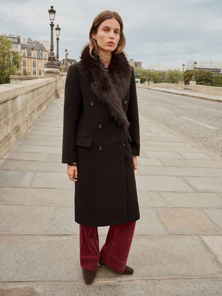 Double Breasted Masculine Tailored Wool Coat with Removable Fur - Bild 1 von 5 Double Breasted Masculine Tailored Wool Coat with Removable Fur - Bild 1 von 5