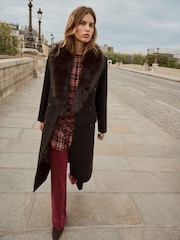 Double Breasted Masculine Tailored Wool Coat with Removable Fur - Bild 4 von 5