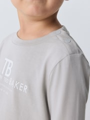 حزمة من 3 قطع من Baker by Ted Baker تيشرت رمادي محبوك بملمس بارز بسحاب أمامي وبنطلونات رياضية - Image 7 of 18