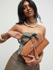 River Island East West Faux Suede Cross-Body Tote Bag with Charm - Larawan 1 ng 6
