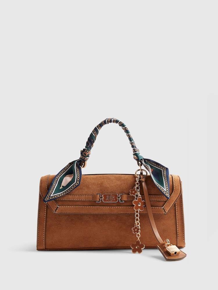 River Island East West Faux Suede Cross-Body Tote Bag with Charm - Larawan 2 ng 6 River Island East West Faux Suede Cross-Body Tote Bag with Charm - Larawan 2 ng 6