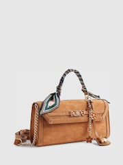 River Island East West Faux Suede Cross-Body Tote Bag with Charm - Larawan 5 ng 6