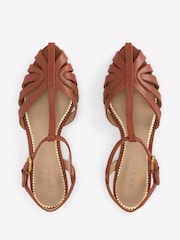 חום - Boden סנדלים שטוחים עם רכיסת כלוב - תמונה 4 מתוך 5