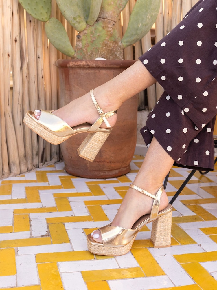 Dorado - Novo Lennon Block Heel Platform Ankle Strap Sandals - Imagen 1 de 6 Dorado - Novo Lennon Block Heel Platform Ankle Strap Sandals - Imagen 1 de 6
