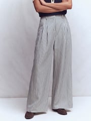 بنطلون Kensington بقصّة ساق واسعة من Boden - صورة 4 من 6