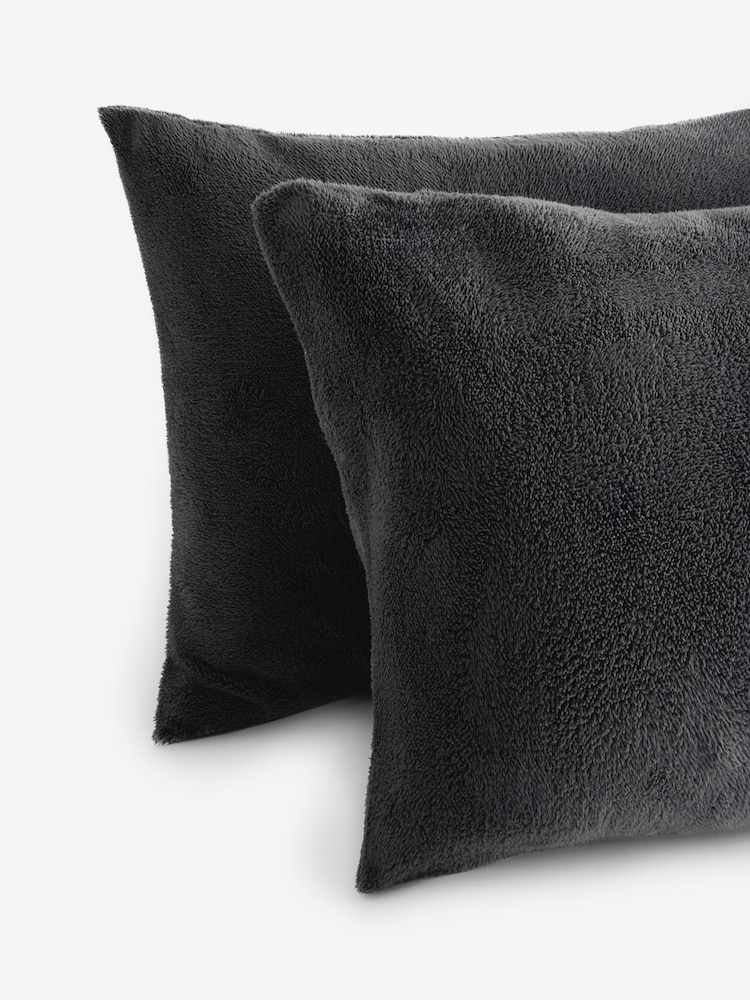 Set of 2 Grey Charcoal Teddy Fleece Pillowcases - Image 3 of 3 Set of 2 Grey Charcoal Teddy Fleece Pillowcases - Image 3 of 3