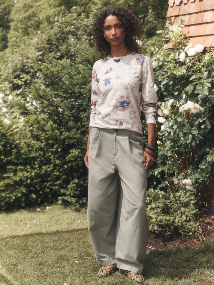 Blomstret - Langærmet t-shirt med rund hals - Billede 2 af 9 Blomstret - Langærmet t-shirt med rund hals - Billede 2 af 9