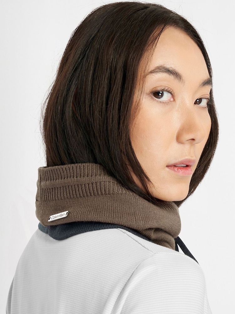 Καφετί - Calvin Klein Golf Hollie Knitted Snood - Εικόνα 2 από 6