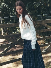 كنزة تحتوي على صوف مجدولة بياقة طويلة من Laura Ashley - صورة 2 من 5