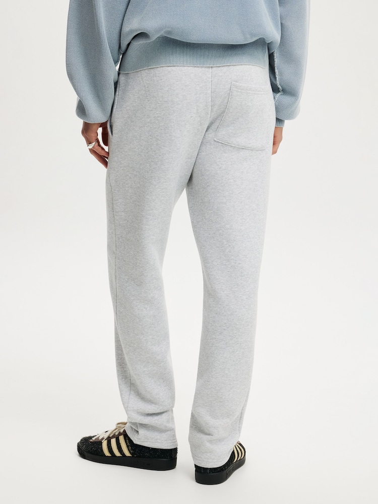 رمادي - بنطلونات رياضية مريحة من Cotton On - Image 2 of 6 رمادي - بنطلونات رياضية مريحة من Cotton On - Image 2 of 6