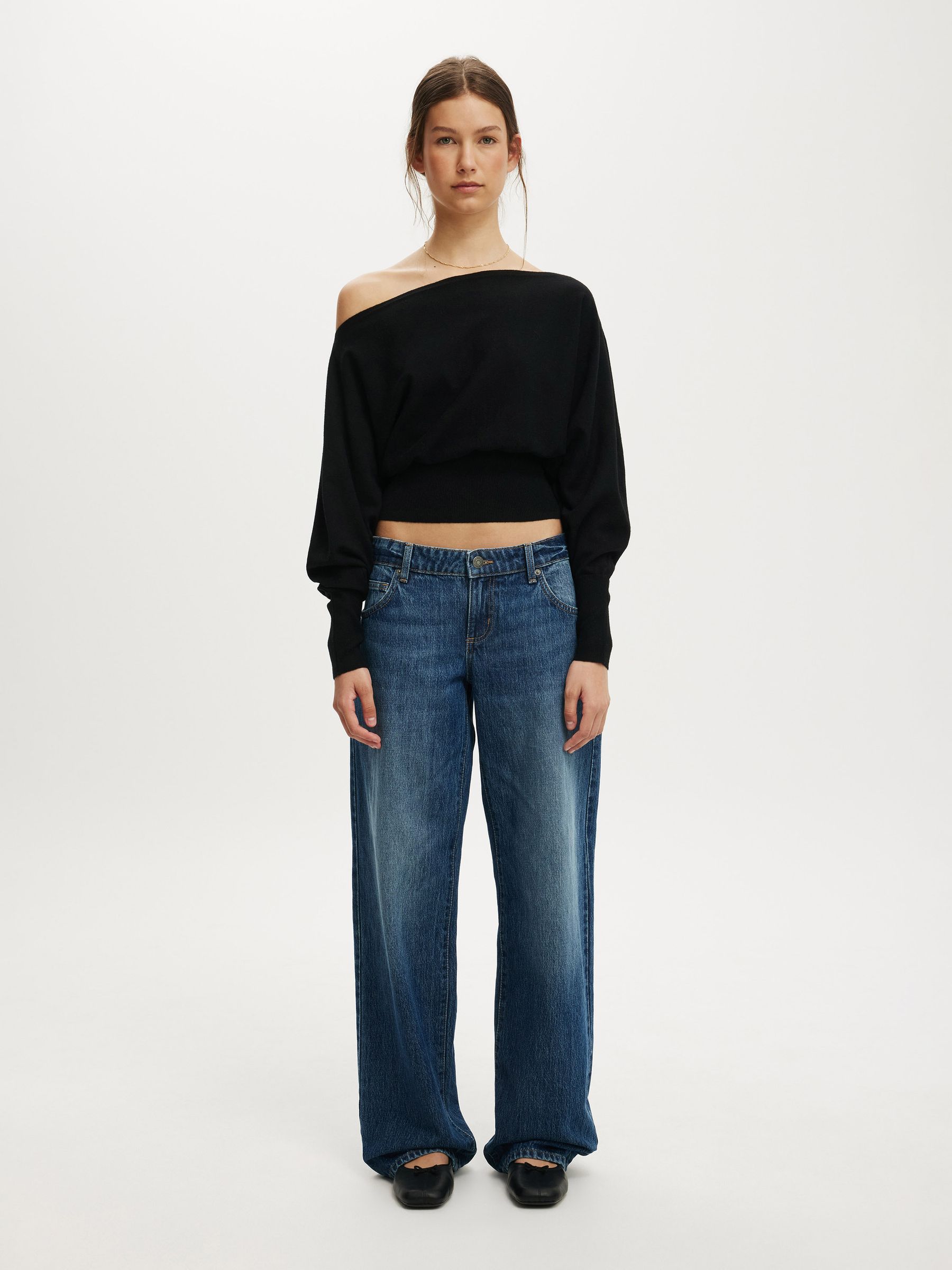 Comprar Suéter cropped de malha com mangas compridas, ombros à
