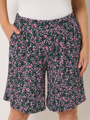 Yours Curve Black Floral Jersey Crinkle Shorts - Image 4 of 5