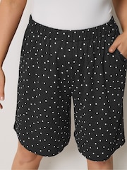 Yours Curve Black Jersey Crinkle Shorts - Image 4 of 5