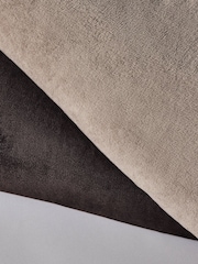 The Set 2 Pack Chocolate/Natural Fleece Throws - Image 5 of 6