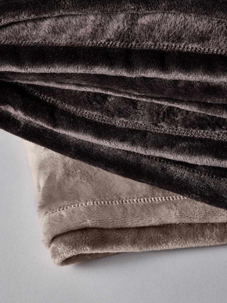 The Set 2 Pack Chocolate/Natural Fleece Throws - Image 6 of 6 The Set 2 Pack Chocolate/Natural Fleece Throws - Image 6 of 6