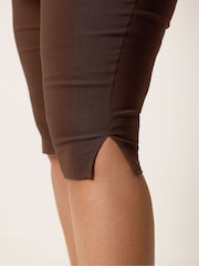 Yours Curve Brown Bengaline Pedal Pusher Shorts - Image 4 of 5