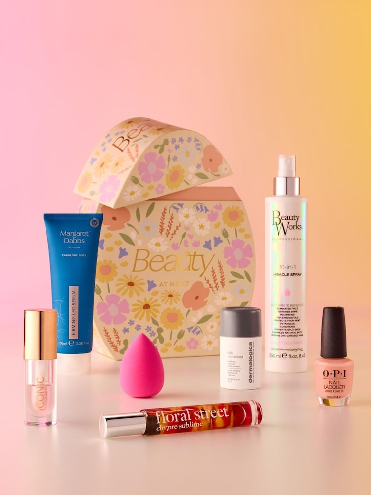 The Luxury Beauty Egg (Worth Over £126) - Image 1 of 3 The Luxury Beauty Egg (Worth Over £126) - Image 1 of 3