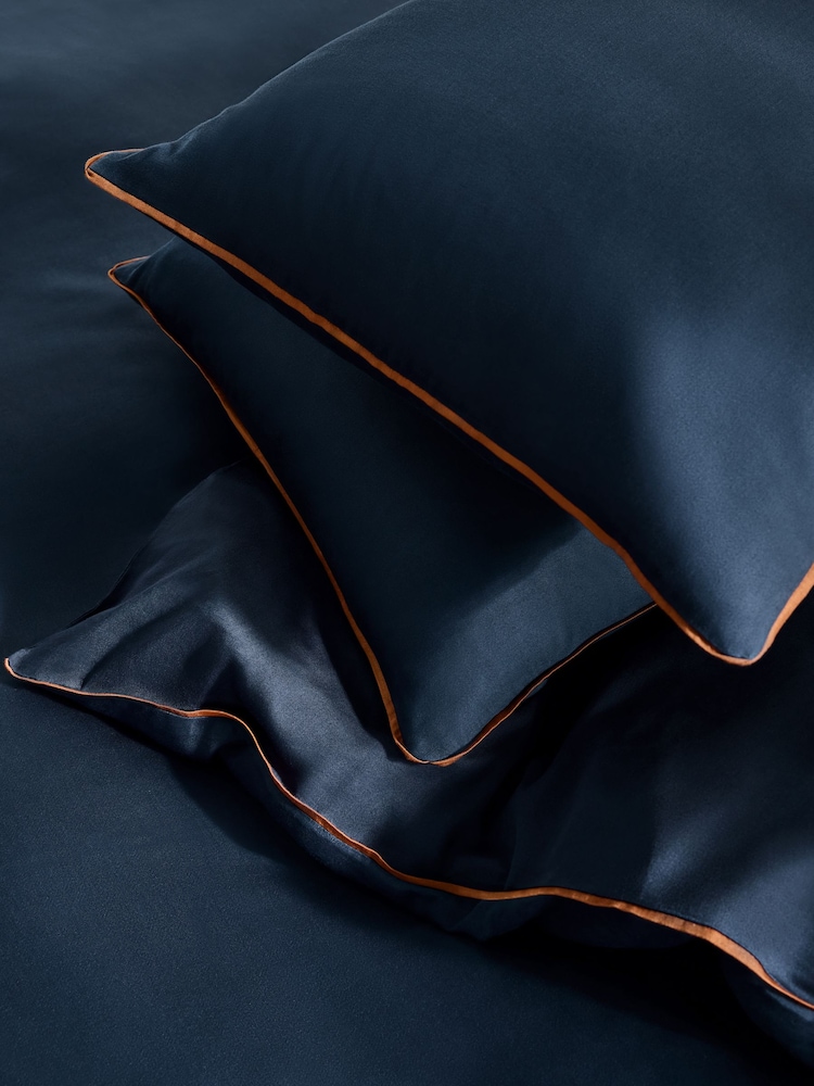 MADE.COM Contrast Piped 200 Thread Count Cotton Sateen Bed Set - صورة 2 من 4 MADE.COM Contrast Piped 200 Thread Count Cotton Sateen Bed Set - صورة 2 من 4