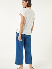 Roman White Cut Out Hem Stretch Top - Image 3 of 5