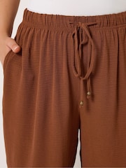 חום - Yours Curve Washed Twill Culotte Trousers - תמונה 4 מתוך 5