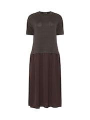 Braun - PixieGirl Petite Maxikleid mit tief sitzendem Bund und T-Shirt-Design - Bild 5 von 5