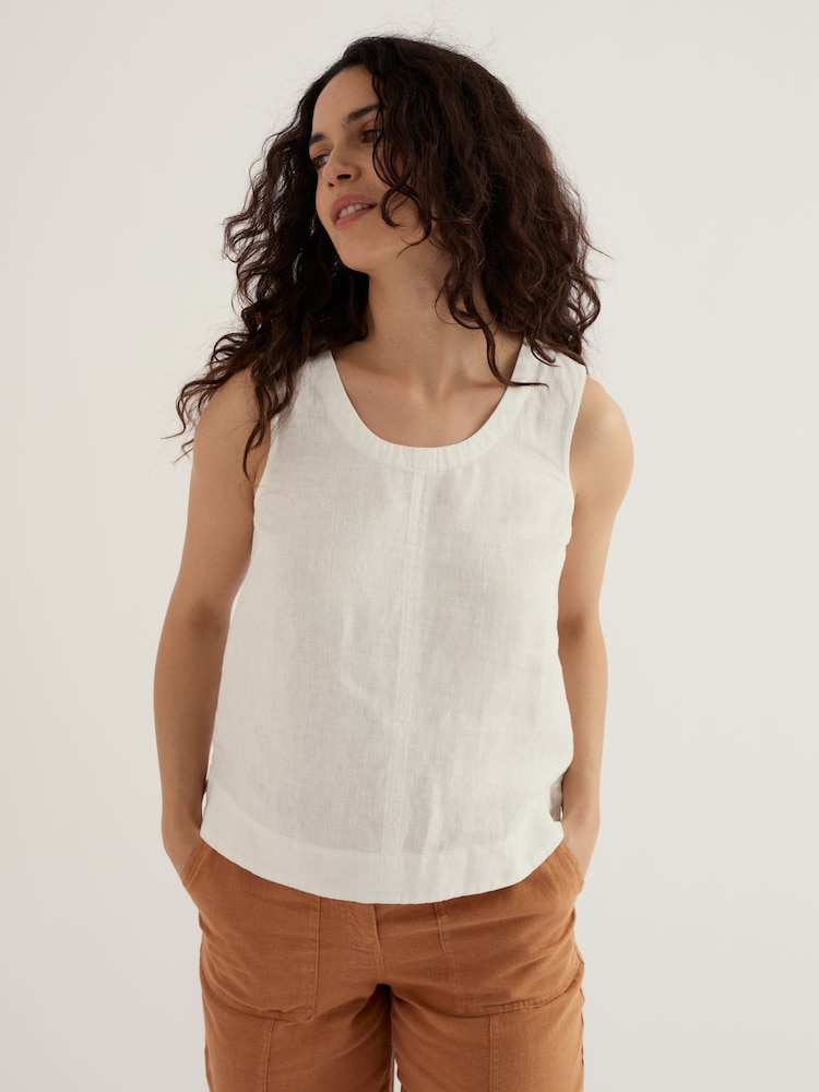 Seasalt Cornwall White Lighthouse Station Vest - Image 2 of 4