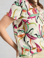 White Stuff חולצת טי מסיב פשתן עם צווארון וי, דגם Susie - תמונה 4 מתוך 6