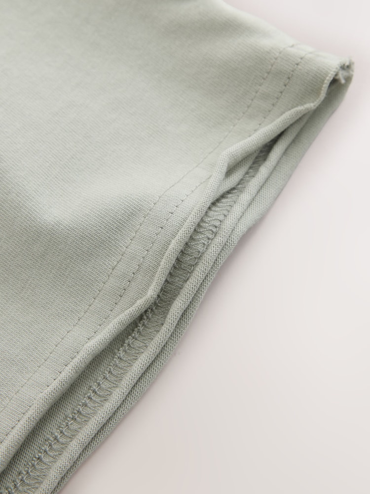 smALLSAINTS Green Biggy Oversized T-Shirt and Sweat Shorts Set - Image 6 of 6 smALLSAINTS Green Biggy Oversized T-Shirt and Sweat Shorts Set - Image 6 of 6