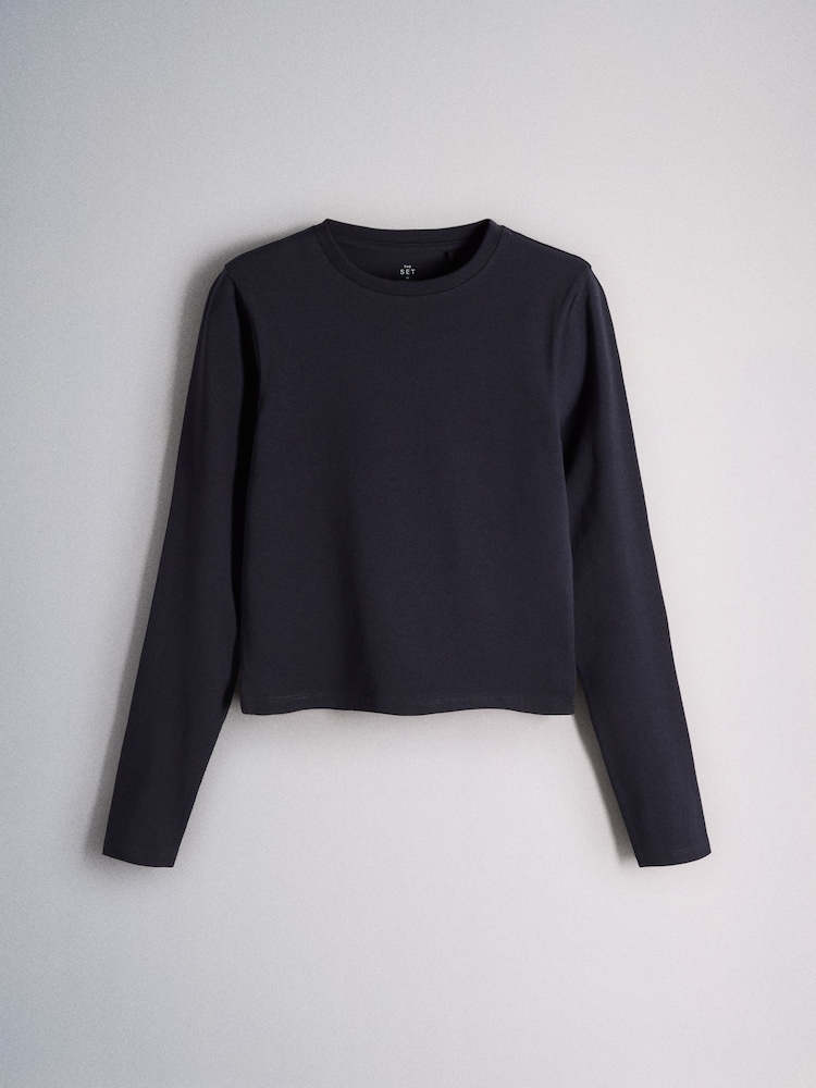 The Set 4 Pack Long Sleeve Cropped T-Shirts Burgundy Red/Navy Blue/Pink/White - Image 2 of 7