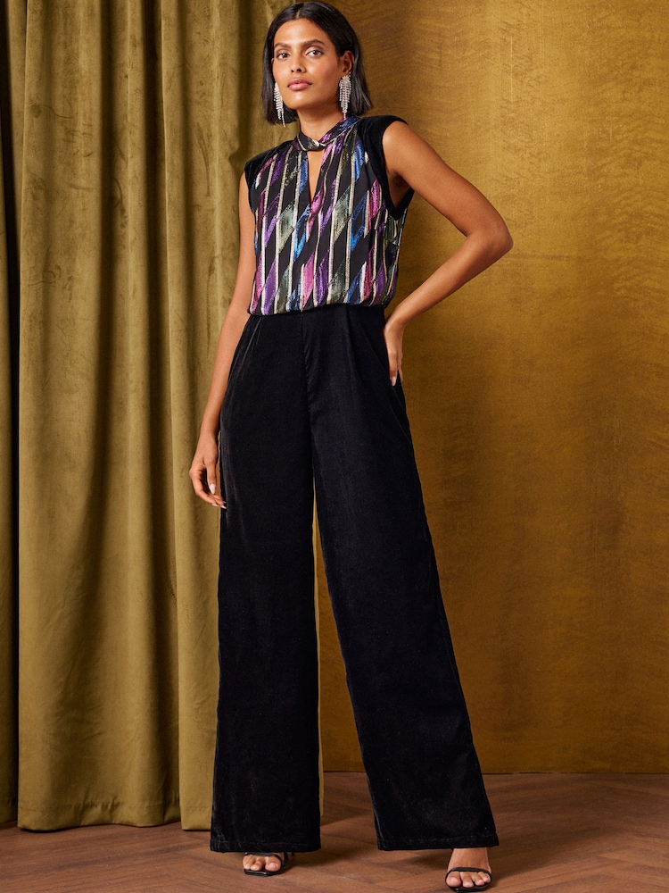 Love & Roses Metallic Jacquard Tie Neck Velvet Sleeveless Jumpsuit - 6суретінің 1 суреті Love & Roses Metallic Jacquard Tie Neck Velvet Sleeveless Jumpsuit - 6суретінің 1 суреті