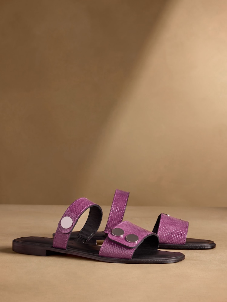 Russell & Bromley סנדלים בעיטור מתכת, דגם Newby - תמונה 2 מתוך 7