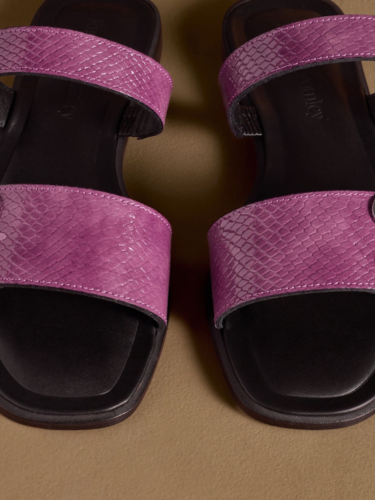Russell & Bromley סנדלים בעיטור מתכת, דגם Newby - תמונה 7 מתוך 7