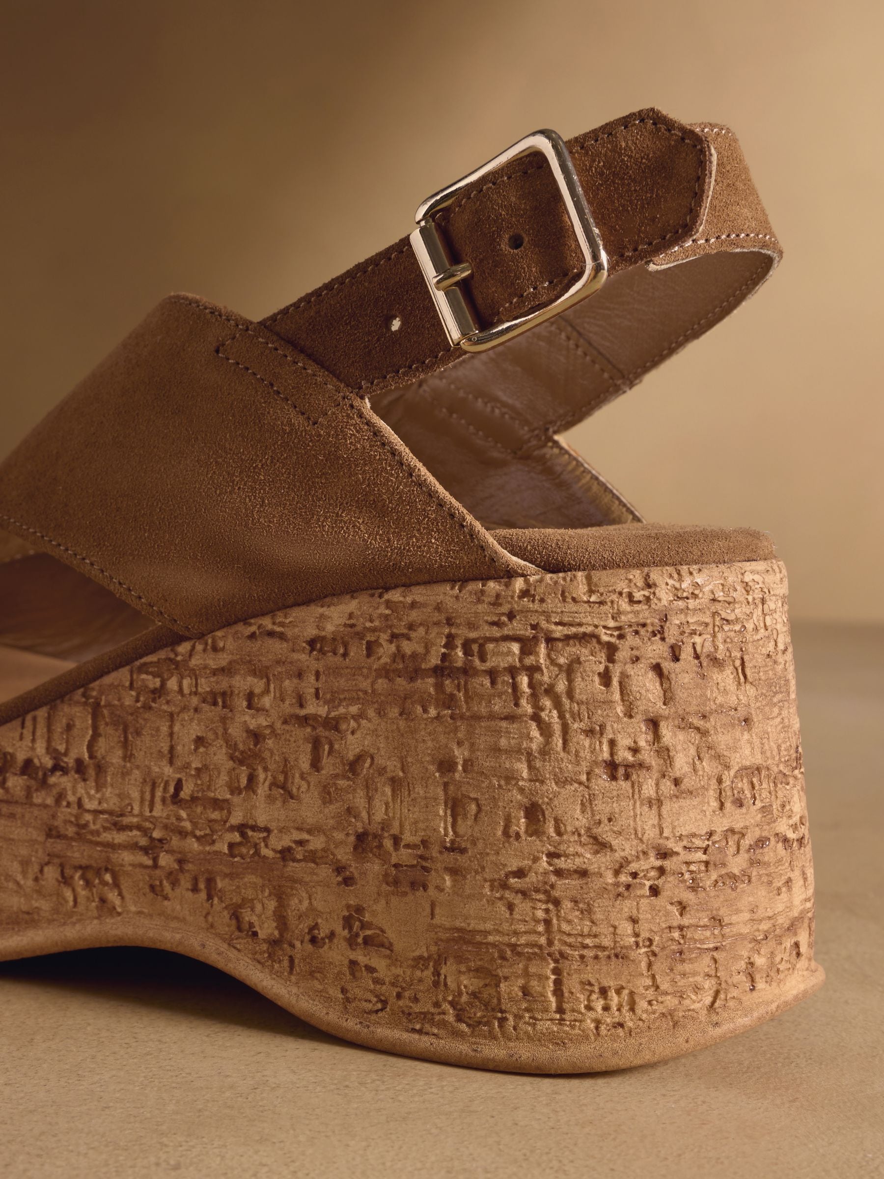 Next：日本 タン ブラウン スエード - Russell & Bromley Brooke
