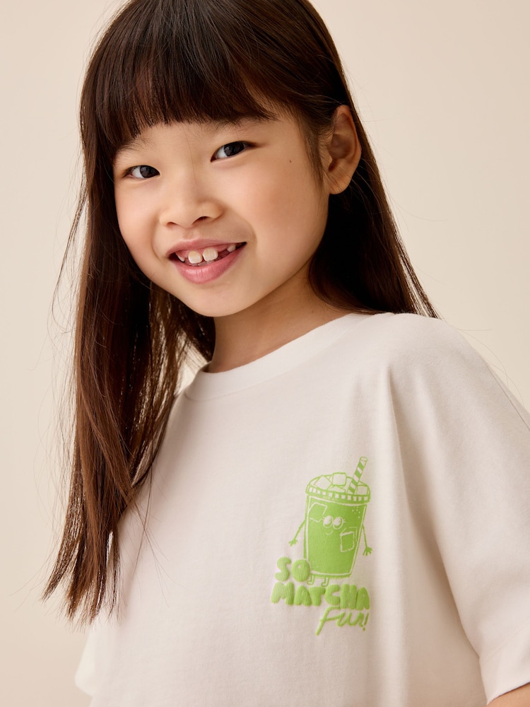 White Matcha - Kastiges Grafik-T-Shirt (3-16Jahre) - Bild 4 von 4