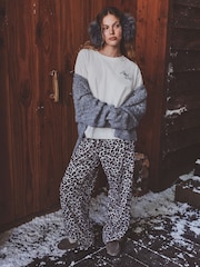 Grey Leopard Print Ski Scene Short Sleeve Pyjamas - Image 2 of 10