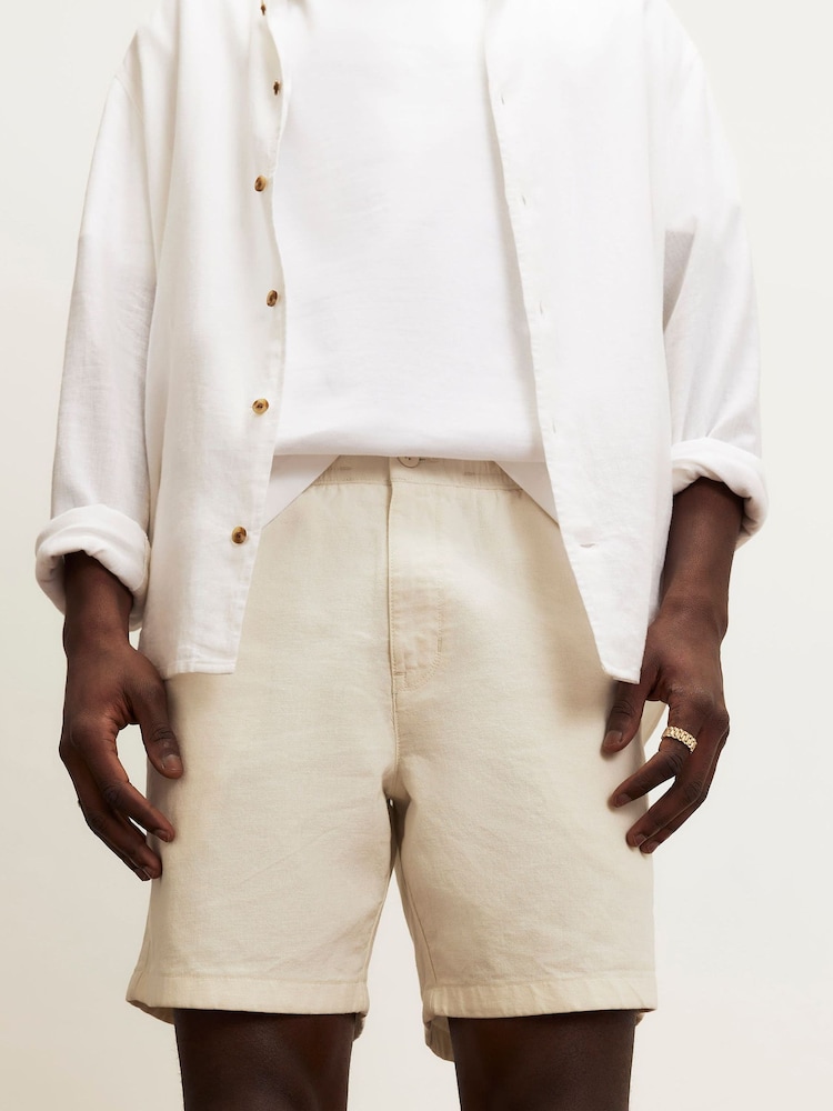 شورتات سهلة الارتداء بمظهر الكتان من River Island - صورة 1 من 4