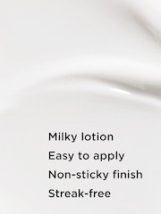 Clarins Self Tanning Milky Lotion 125ml - Image 7 of 10